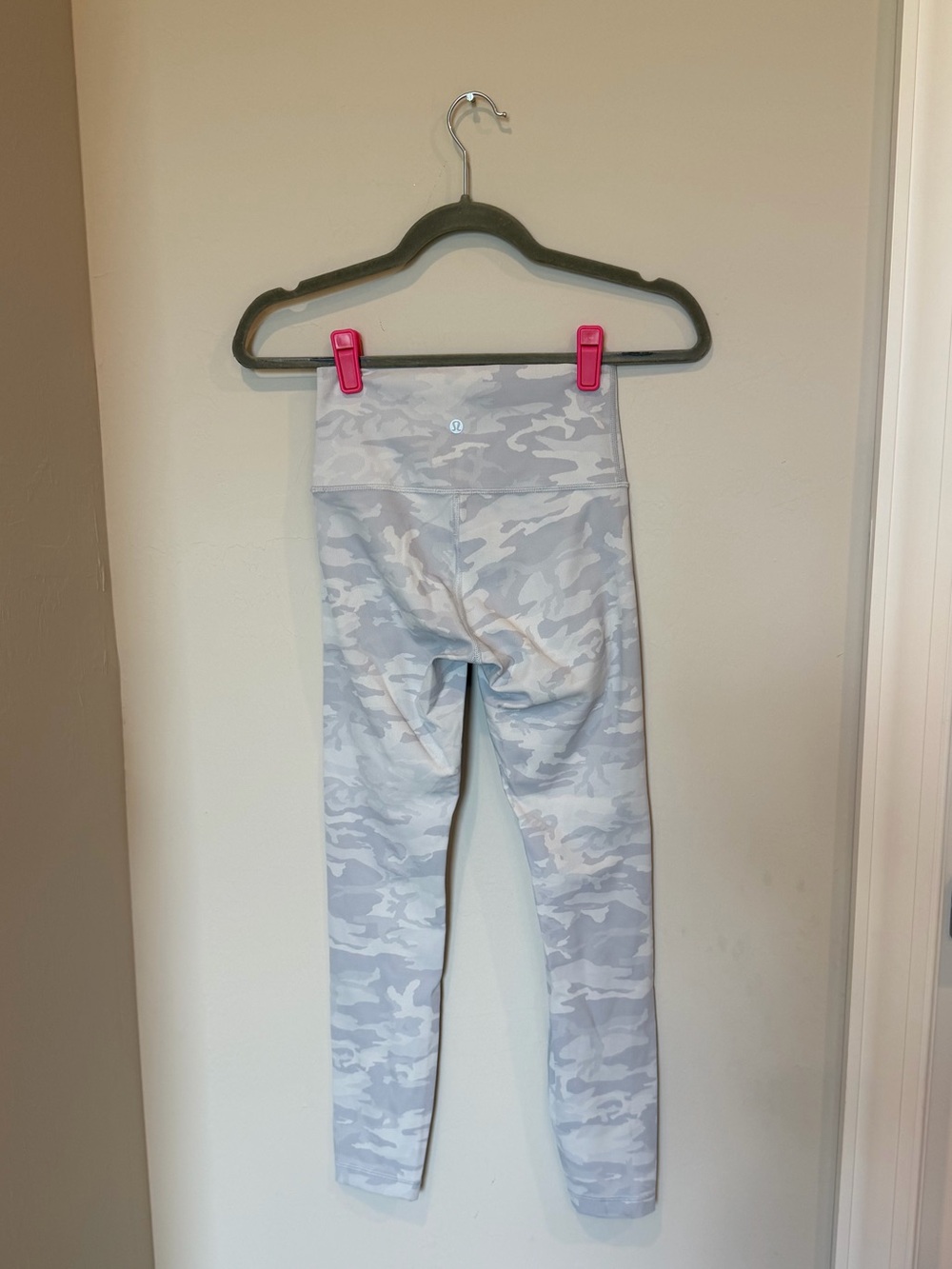 Lululemon Camo Wunder Under High Rise Tight 25" *Luxtreme Size 4 - Picture 2 of 4